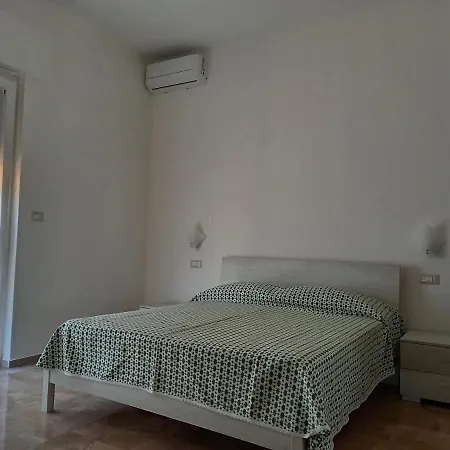 La Vela 4*